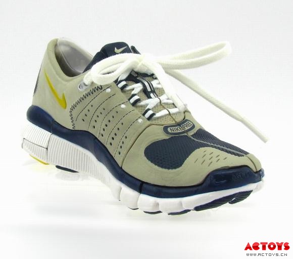擎天柱（Nike Free 7.0海洋色版）