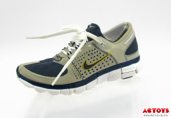 擎天柱（Nike Free 7.0海洋色版）
