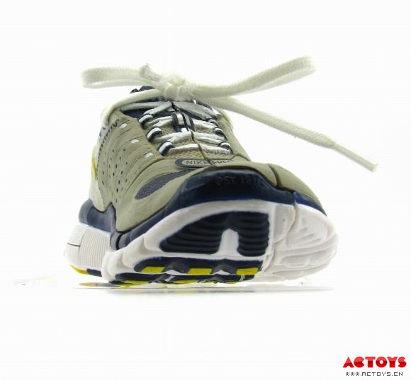 擎天柱（Nike Free 7.0海洋色版）
