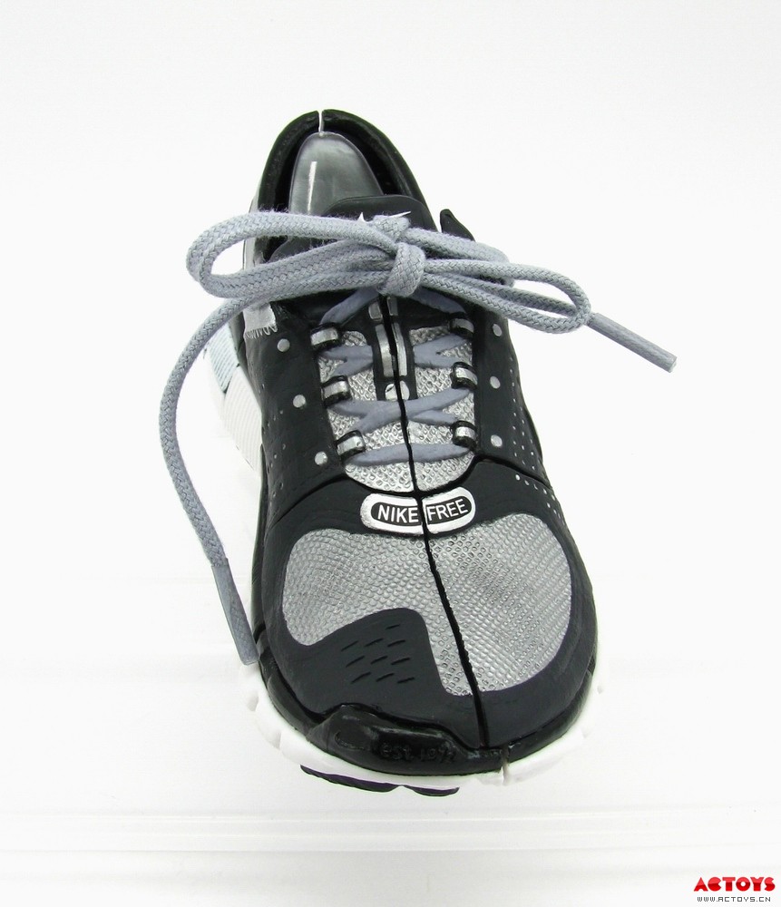 威震天（Nike Free 7.0）