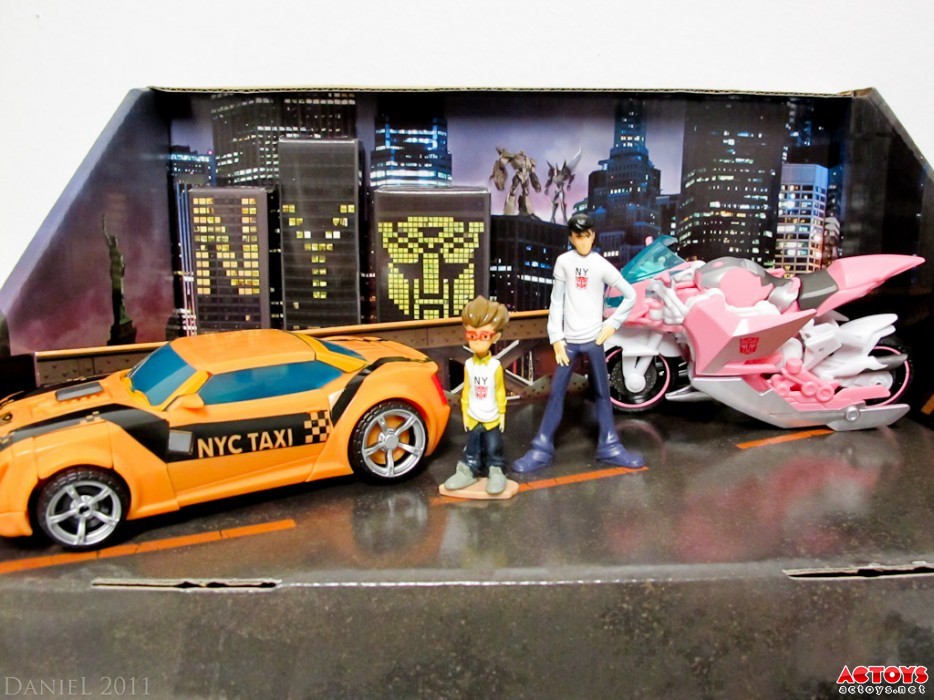 变形金刚,纽约玩具展,NYCC 2011,展会限定版玩具,领袖之证,PRIME,大黄蜂,阿尔茜,杰克,拉夫,Bumblebee,Arcee