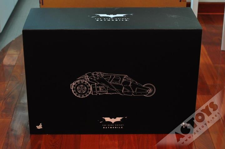 蝙蝠车 HOTTOYS