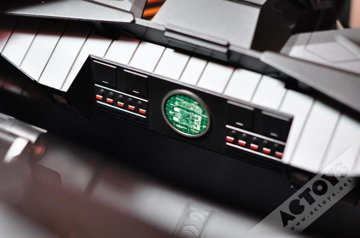 蝙蝠车 HOTTOYS