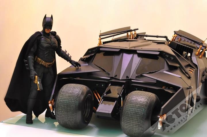 蝙蝠车 HOTTOYS