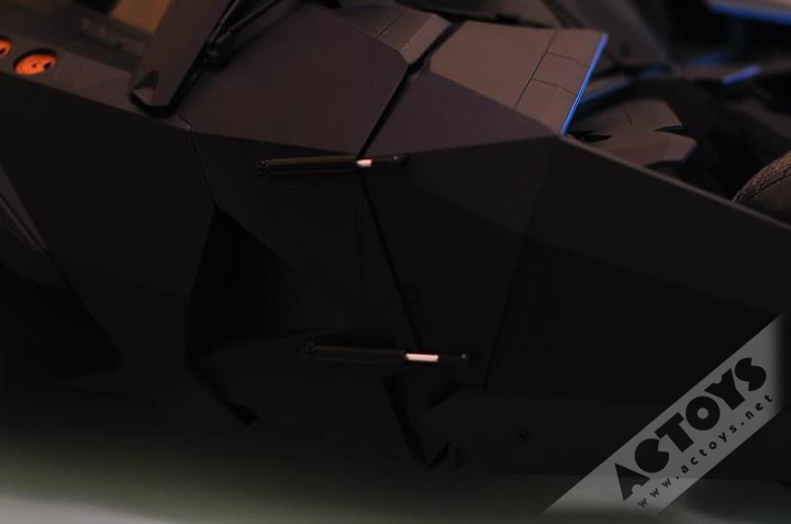 蝙蝠车 HOTTOYS