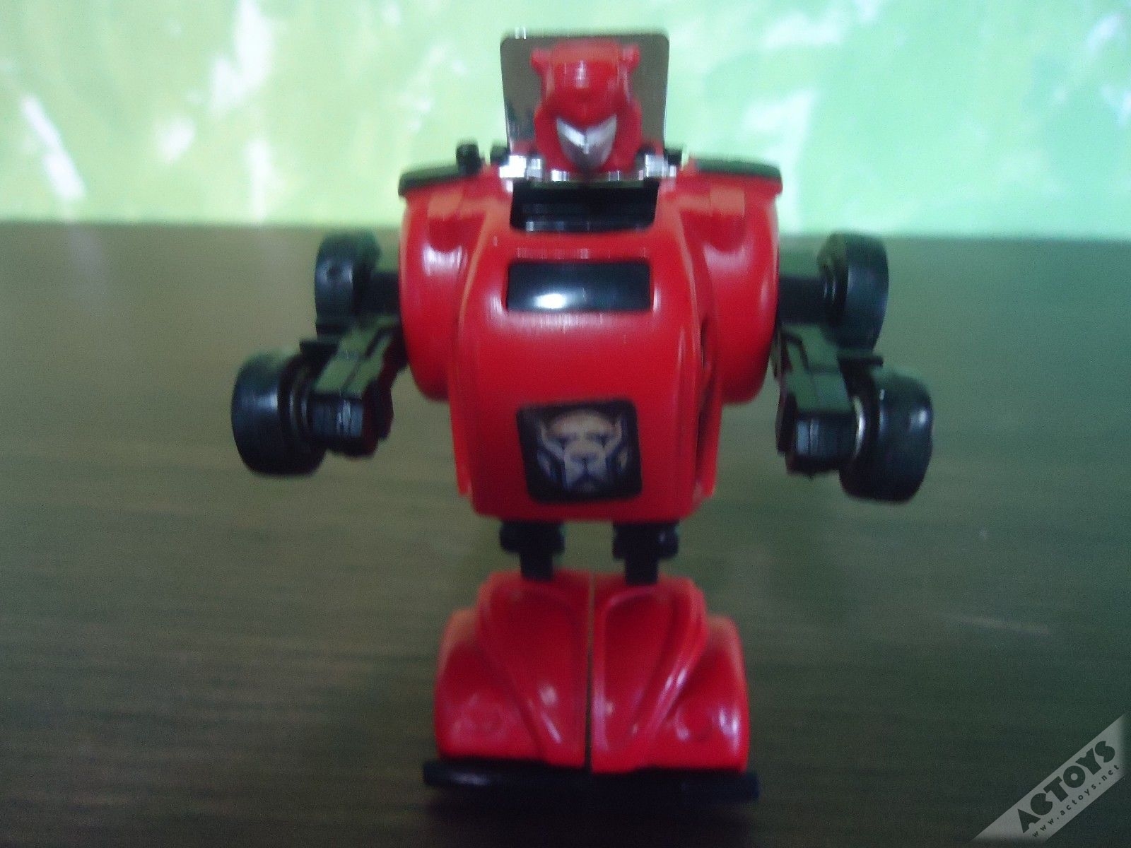 大黄蜂87年Optimus （奥普特马斯）红色版